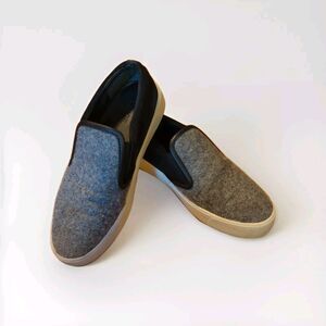 Vince Banler Sneaker Shoes Womens 6.5 Grey Felt Black Suede Slip On